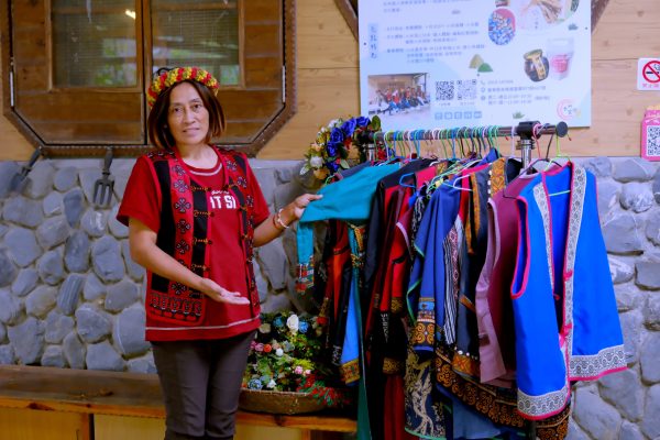 06現場免費提供部落服飾給遊客穿著體驗。