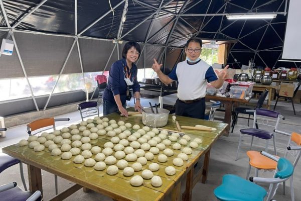 體驗活動：帶領遊客體驗製作芋頭饅頭。